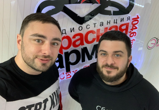 Врываемся в будни с двух ног!